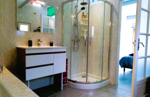 Brezilhac Bed & Breakfast | Private Room with Pool, Park Access & Kitchen Amenities