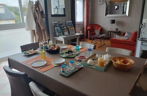 Rochecorbon House | Explore Chambre Jungle at Le Petit Clouet - Rochecorbon