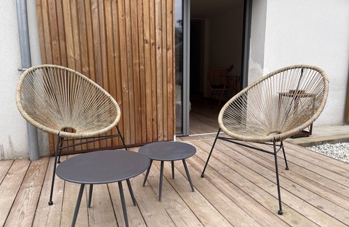 Soorts-Hossegor Villa | Experience Chambre La Gravière: Poolside Bliss Near Beach