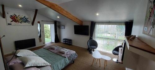 Saint-Frajou Apartment | Inviting chambre Lilas at Domaine Cap de Coste with Pool