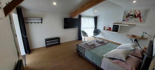Saint-Frajou Apartment | Inviting chambre Lilas at Domaine Cap de Coste with Pool
