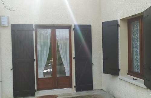 Couze-et-Saint-Front House | Cozy Double Room with Terrace and Garden Oasis