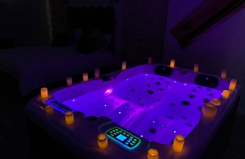 Treuzy-Levelay Other | Explore Chambre Miami: Family-Friendly with Spa & Hot Tub