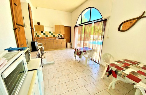 Mercuer House | Chambre NINA: Relax by the Pool with Jacuzzi Access