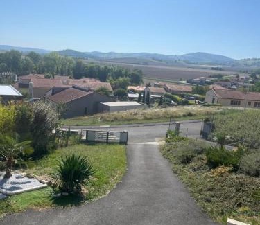 Perignat-sur-Allier House | Private Suite with Independent Access - Child Friendly Stay