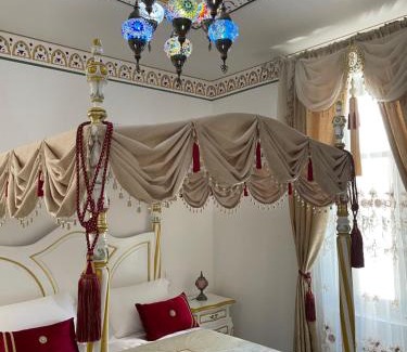 Centre Historique House | Experience Chambre Orientale Chérazade at 9.1/10 Quality