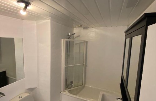 Massy House | Cozy Chambre (Pluton) Near TGV Station and Paris