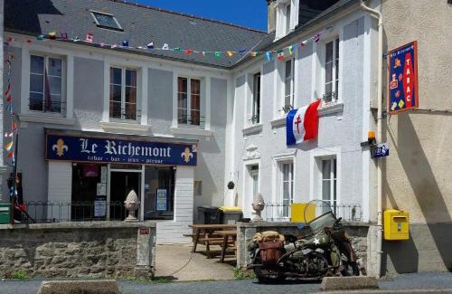 Formigny Apartment | Cozy Room for Two in Formigny - Family Friendly Retreat