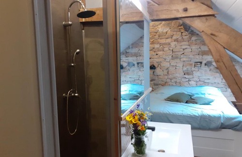 Montclera Bed & Breakfast | Relaxing Chambre Pranayama: Family-Friendly with Pool Access