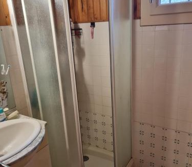 Reffannes House | Cozy Private Room with Kitchen & Pet-Friendly Charm