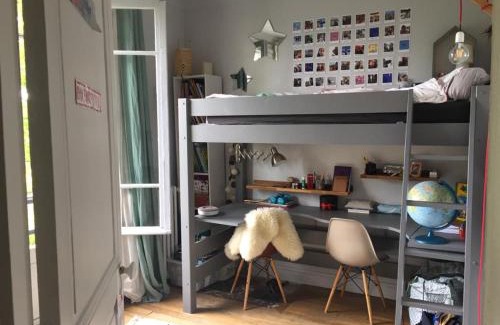 Saint-Cloud House | Cozy Room in a Charming City Home with Pool & Dining