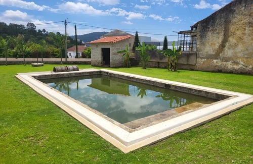 Santa Maria da Feira Bed & Breakfast | Private Room Just 30 Minutes South of Porto - Family-Friendly