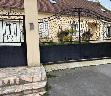 Le Mesnil-Amelot House | Chambre privée à 10min de Roissy CDG, au Calme, Parking gratuit