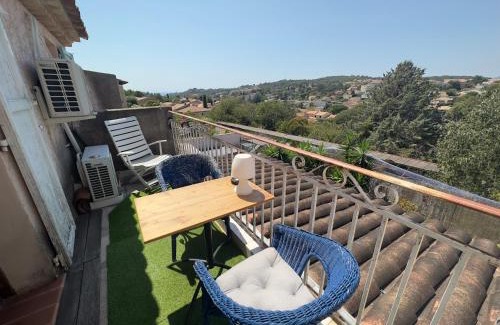 Le Cannet House | Tranquil Private Room with Terrace and Excellent Amenities