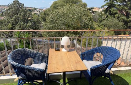 Le Cannet House | Tranquil Private Room with Terrace and Excellent Amenities