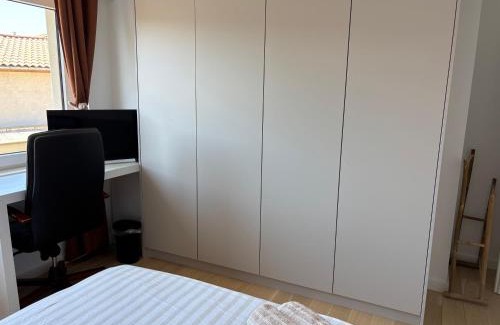 Genay House | Cozy Private Room with Shared Bath - La Brousse