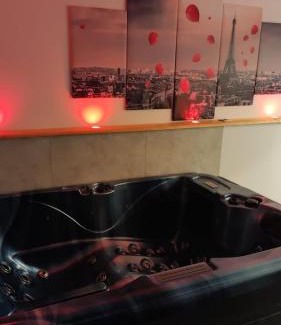 Marly-la-Ville House | Cosy Private Room Near Roissy and Parc Astérix for Families