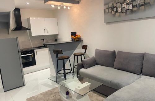 Trebes House | Chambre privée en centre-ville