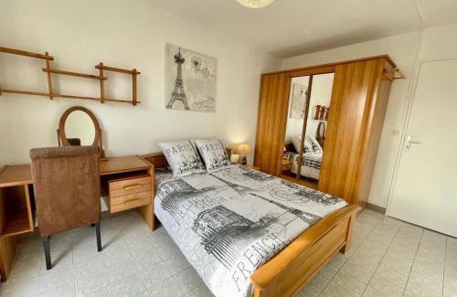 Rillieux-la-Pape House | Cozy Private Room in Central Rillieux la Pape Apartment