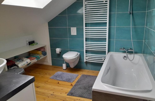 Lamballe House | Cozy Private Room Near Attractions - Guest Rated 7/10