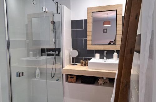 Neffies Bed & Breakfast | Private Room Retreat in a Cozy Home with Breakfast Included