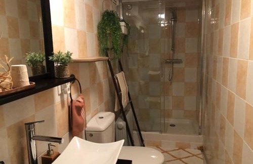 Mirefleurs House | Chambre privée MIREFLEURS