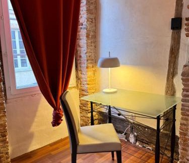 Lavaur Apartment | Cozy Private Room in Historic City Center for Families