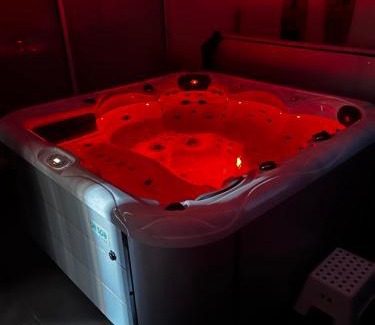 Louplande House | Private Room with Spa - Guest Rated 9.5/10 Experience