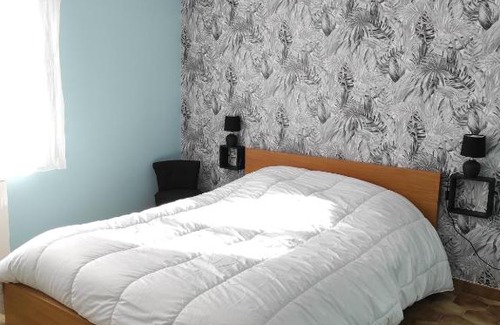 Cabasse House | Cozy Villa les Fauvettes: Family-Friendly with Pool Access