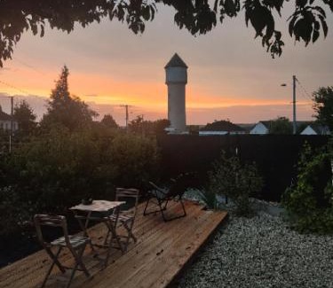 Francueil Bed & Breakfast | Modern Room in Friendly Home: Ideal for Families & Pets