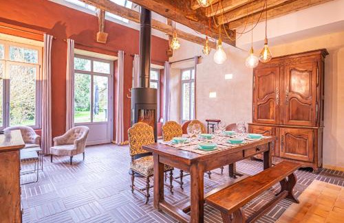 Besse-sur-Braye Bed & Breakfast | Experience the Charm of Domaine de La Gavolerie with Pool
