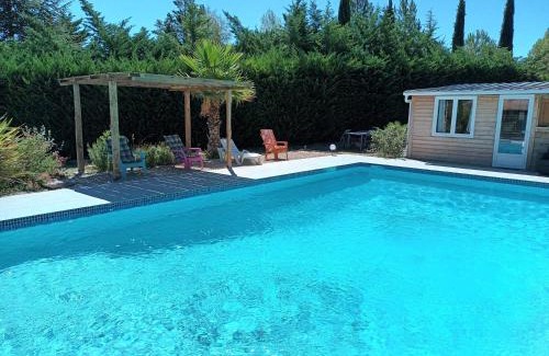 Rognes Bed & Breakfast | Cozy Room Near Piano Festival with Pool Access & Ocean Views