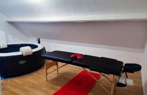 Talmas House | Private Room with Hot Tub and Spa for Relaxing Getaways