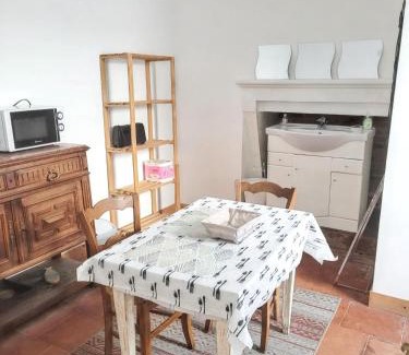 Langon Apartment | Pet-Friendly Studio Retreat in Langon with Shared Terrace