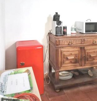 Langon Apartment | Pet-Friendly Studio Retreat in Langon with Shared Terrace