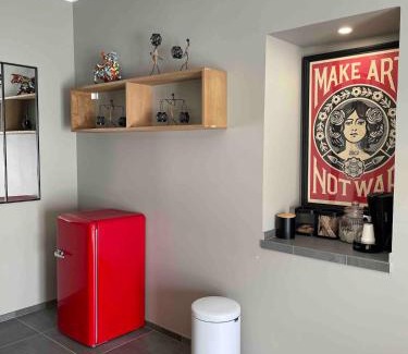 Sablet Apartment | Chambre style hôtel