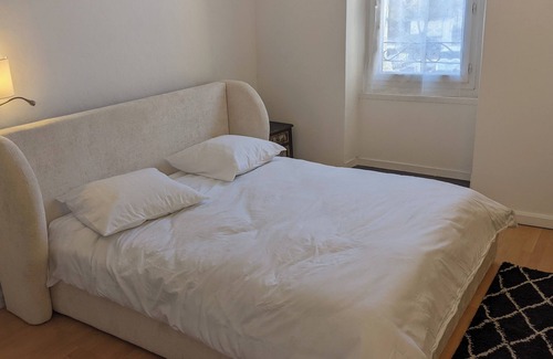 Le Thor Bed & Breakfast | Chambre Voltaire, terrace on the banks of the Sorgue
