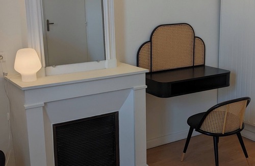 Le Thor Bed & Breakfast | Chambre Voltaire, terrace on the banks of the Sorgue