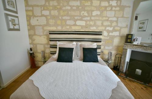Bastide Bed & Breakfast | Family-Friendly Retreat at Chambres à Bord'O - Rated 9.4/10