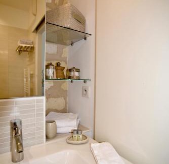 Bastide Bed & Breakfast | Family-Friendly Retreat at Chambres à Bord'O - Rated 9.4/10