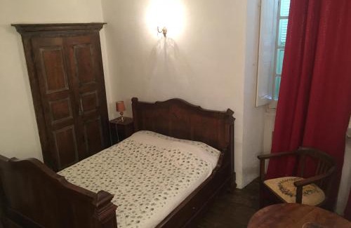 Pietra-di-Verde House | Cozy Rooms at Casa De Giovanni in Pietra-di-Verde