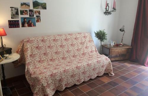 Noisy-sur-Ecole Bed & Breakfast | Cozy Rooms in the Heart of Massif des Trois Pignons
