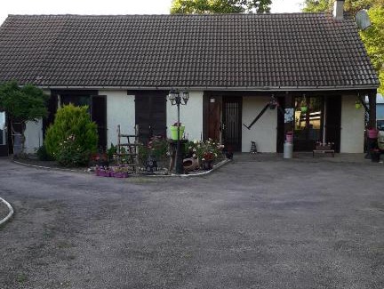 Meusnes House | Guest Rated: Cozy Rooms at Claudine et Richard