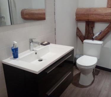 Frasne-les-Meulieres House | Cozy Chambres chez l Habitants with Family-Friendly Amenities