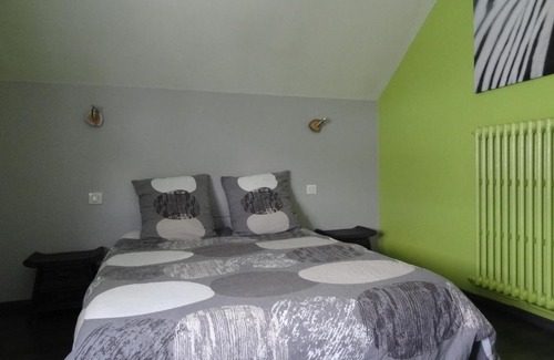 Nouan-le-Fuzelier House | Cozy Rooms in Sologne for 1 to 4 Guests - Pet Friendly