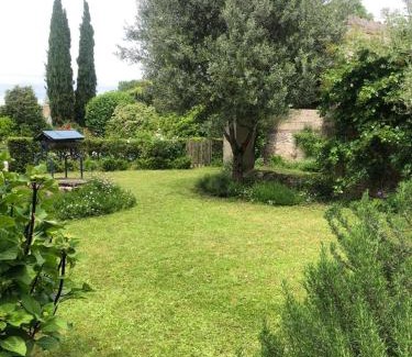 Coulonges-sur-l'Autize House | Serene Rooms with Garden and Pool, Rated 8.7/10 by Guests