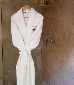 Saint-Gervais-la-Foret Bed & Breakfast | Guest Rated: 9.9 at Chambres d'hôtes Jardin D'ivoire