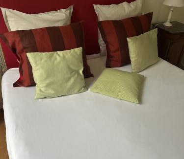 Bretteville-sur-Odon Bed & Breakfast | Oceanfront Retreat at Chambres d'hôtes du Bas Manoir