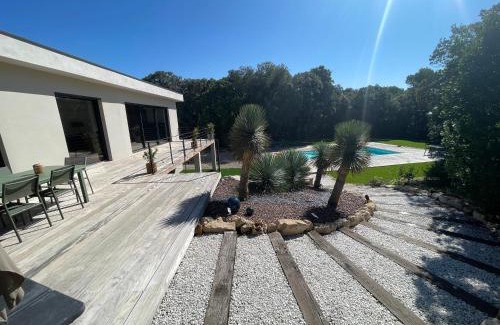 Montferrier-sur-Lez Bed & Breakfast | Exceptional Maison des Romarins with Pool & Family Amenities