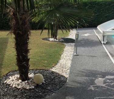 Montmerle-sur-Saone Bed & Breakfast | Relax at B&B Chez Florence - Oceanfront Rooms & Pool